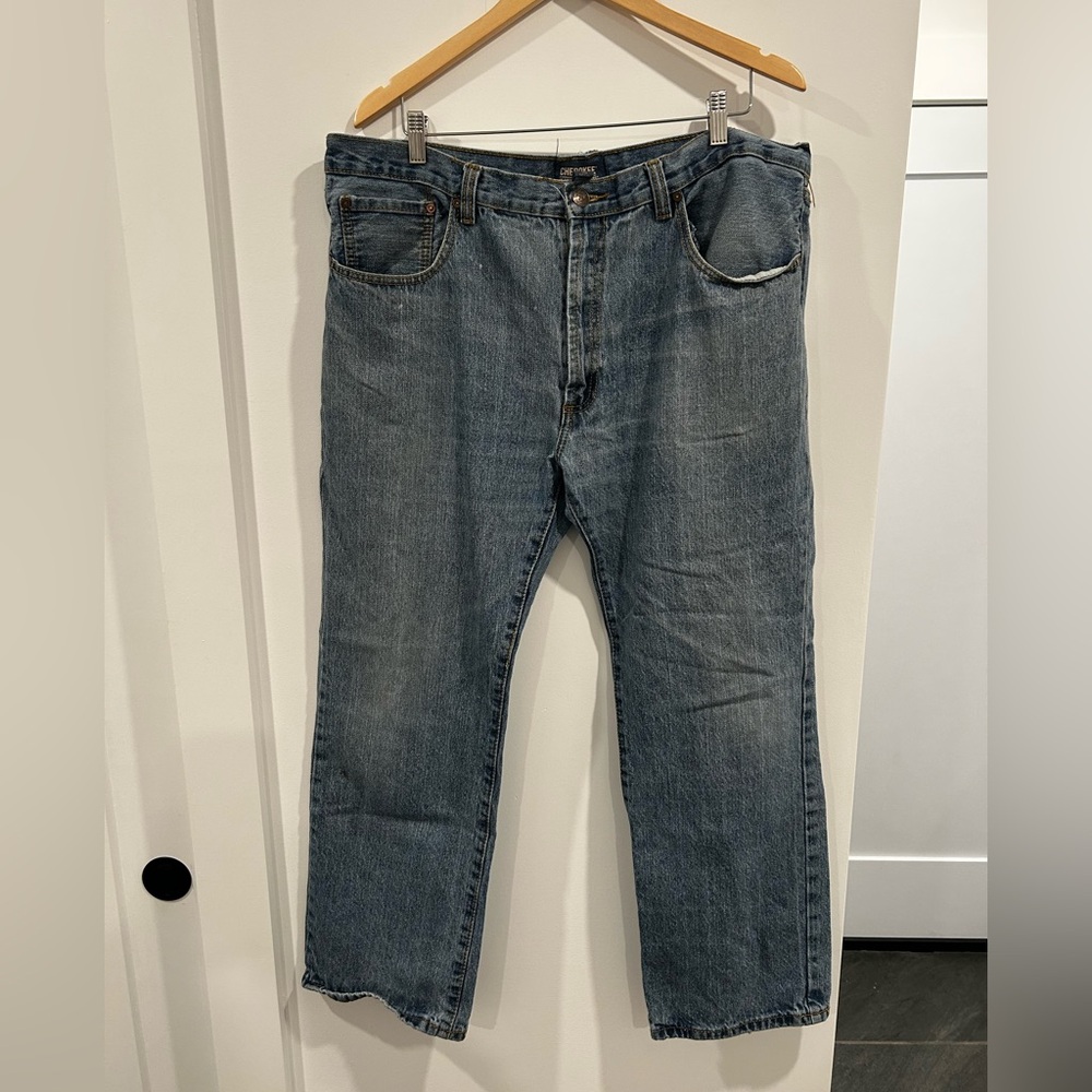 Vintage Cherokee Men's Straight-Leg Relaxed Fit Denim Jeans in Faded Blue 40x30